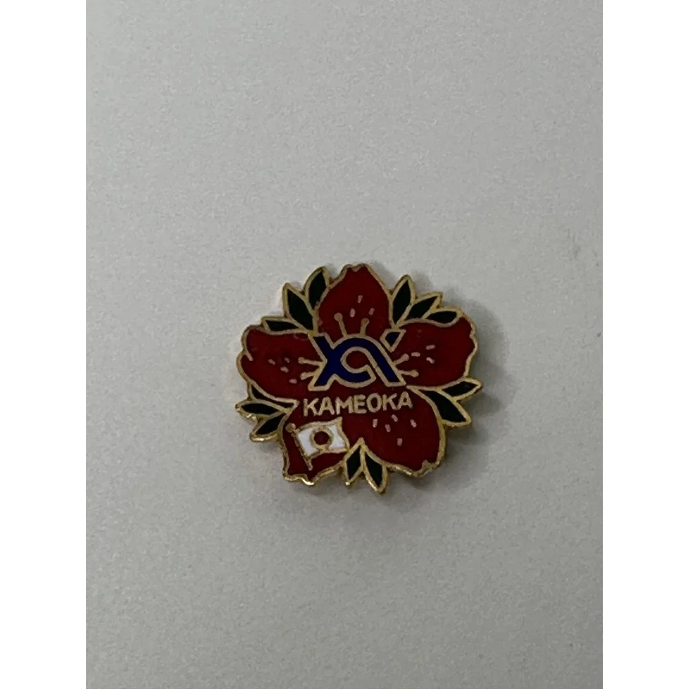 Vintage Kameoka Japan Red Flower Brooch Pin Gold Tone Metal Flag